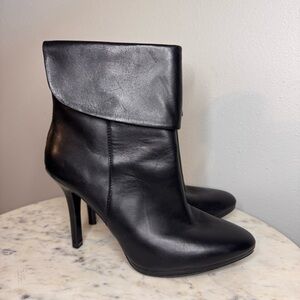 Ralph Lauren Leola Booties Size 7 M
Black Leather shoes heels